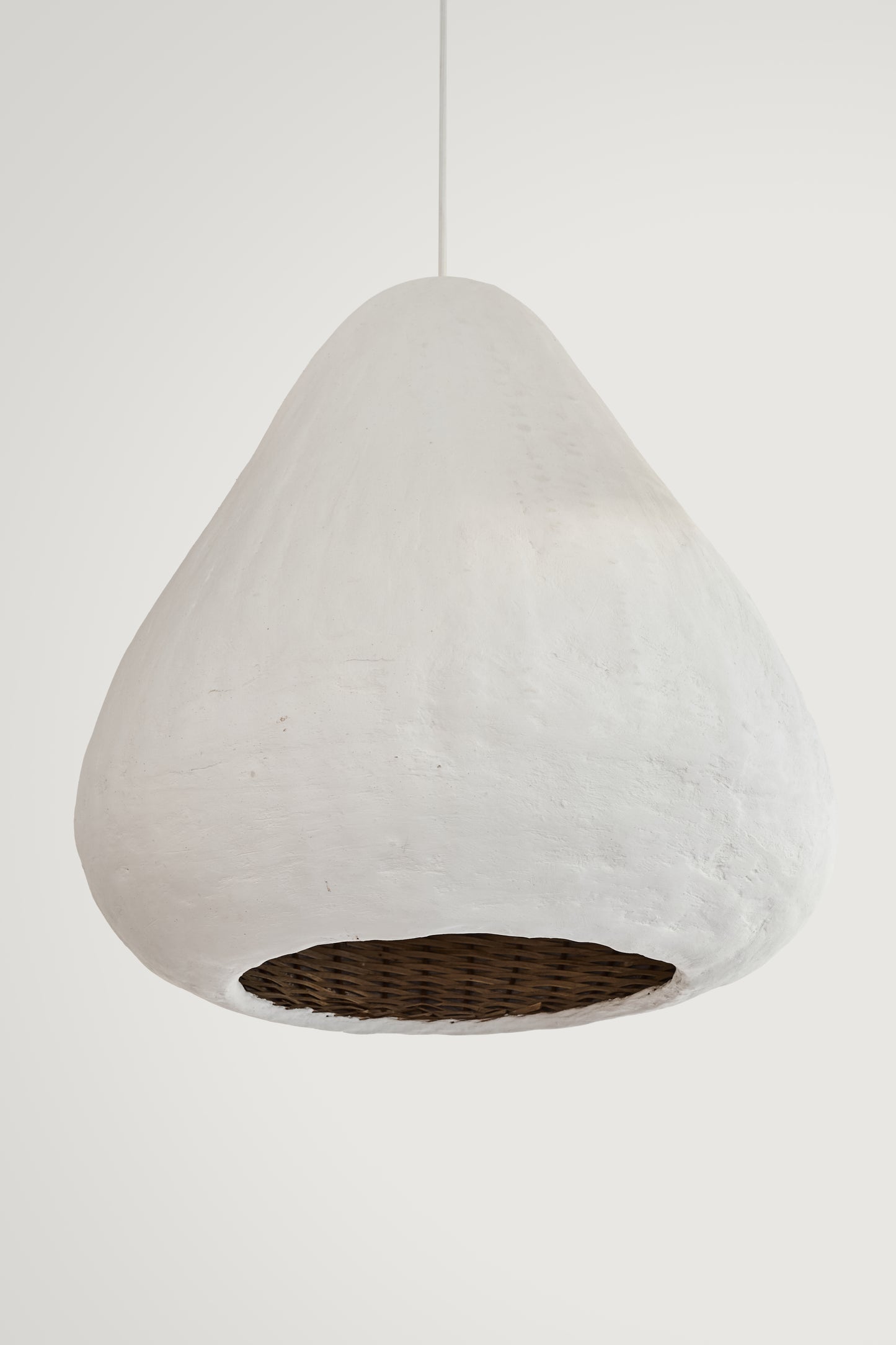 VINE & WHITE. LAMP 02