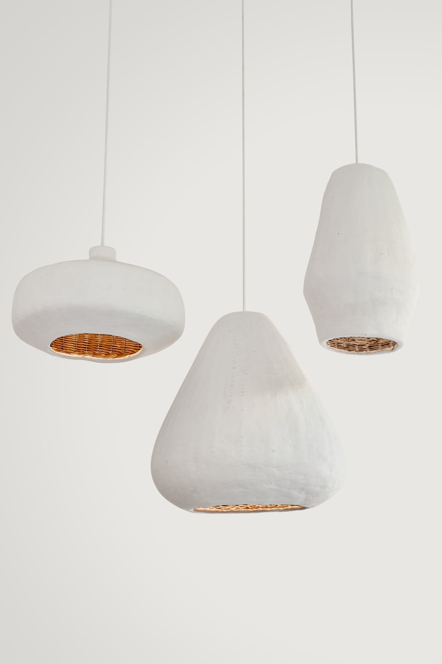 VINE & WHITE. LAMP 03